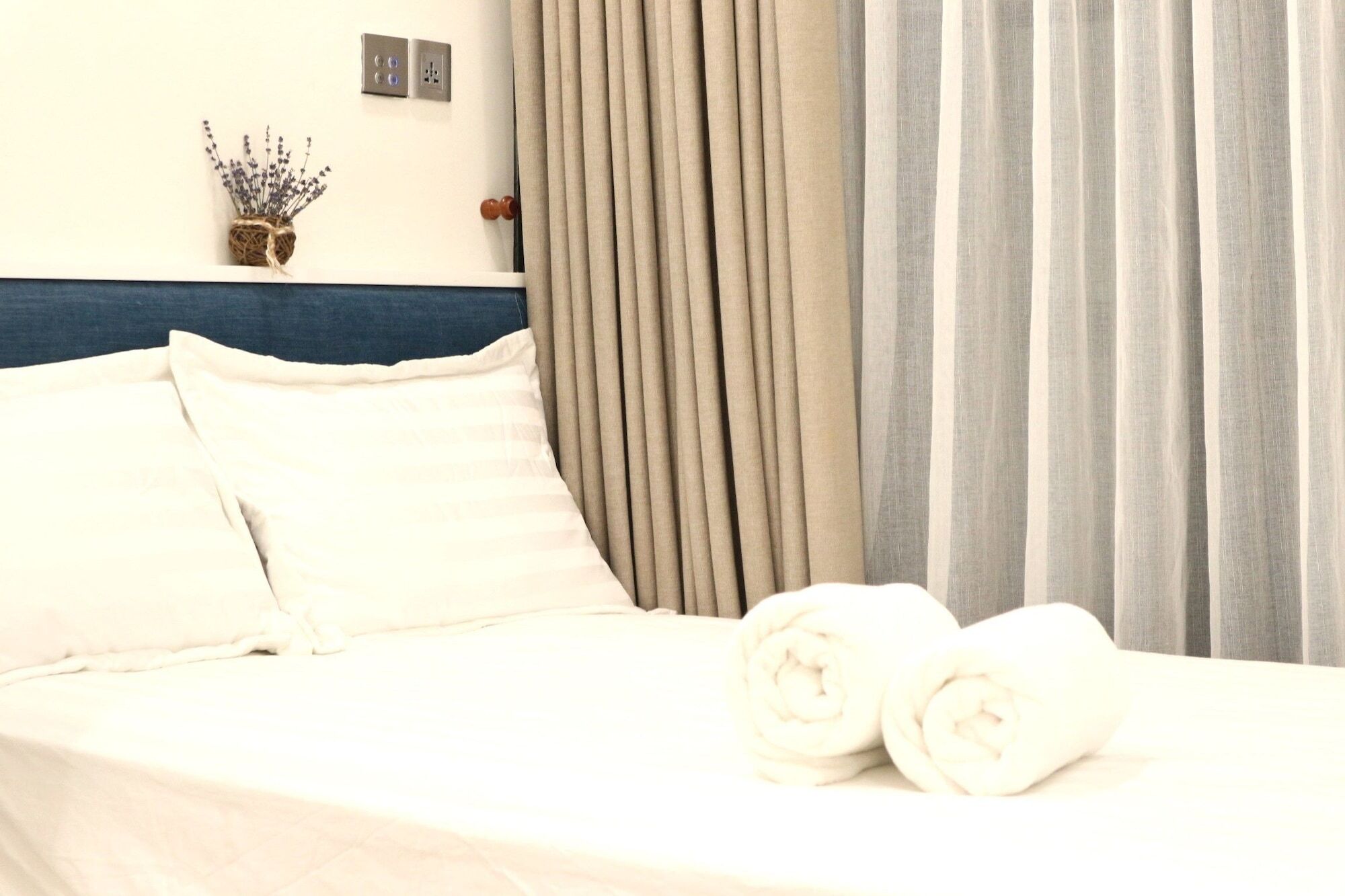 Vinhomes Golden River P'house Căn hộ *